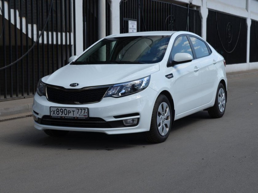 Kia Rio 2016 белая