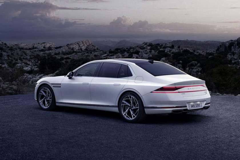Genesis g90 2023