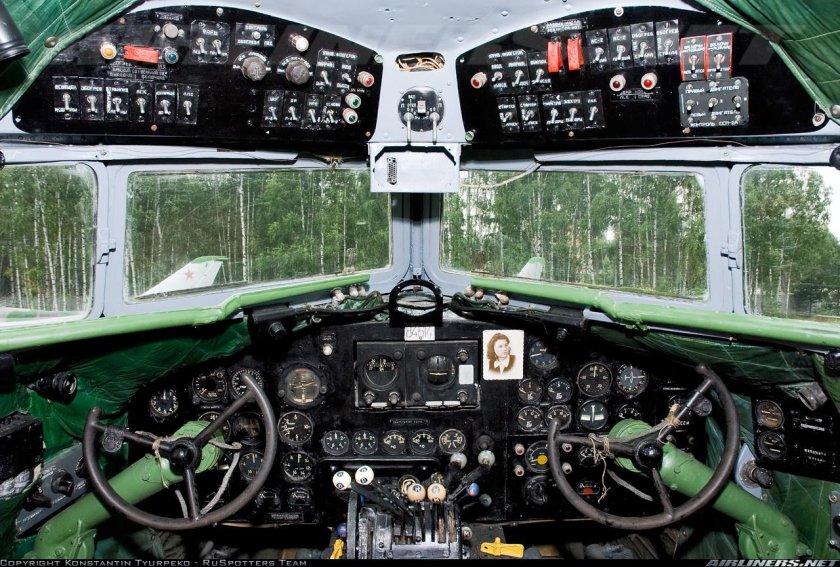 Douglas DC-3 кабина