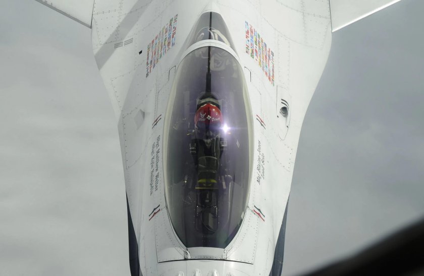 F16 фонарь кабины