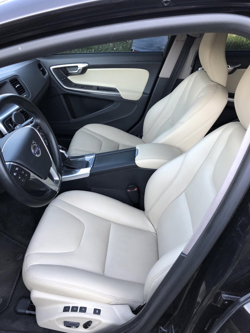 Вольво хс60 белый салон