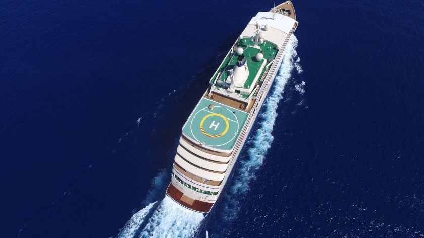 Суперъяхта Fulk al Salamah