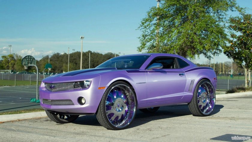 Шевроле Камаро фиолетовая