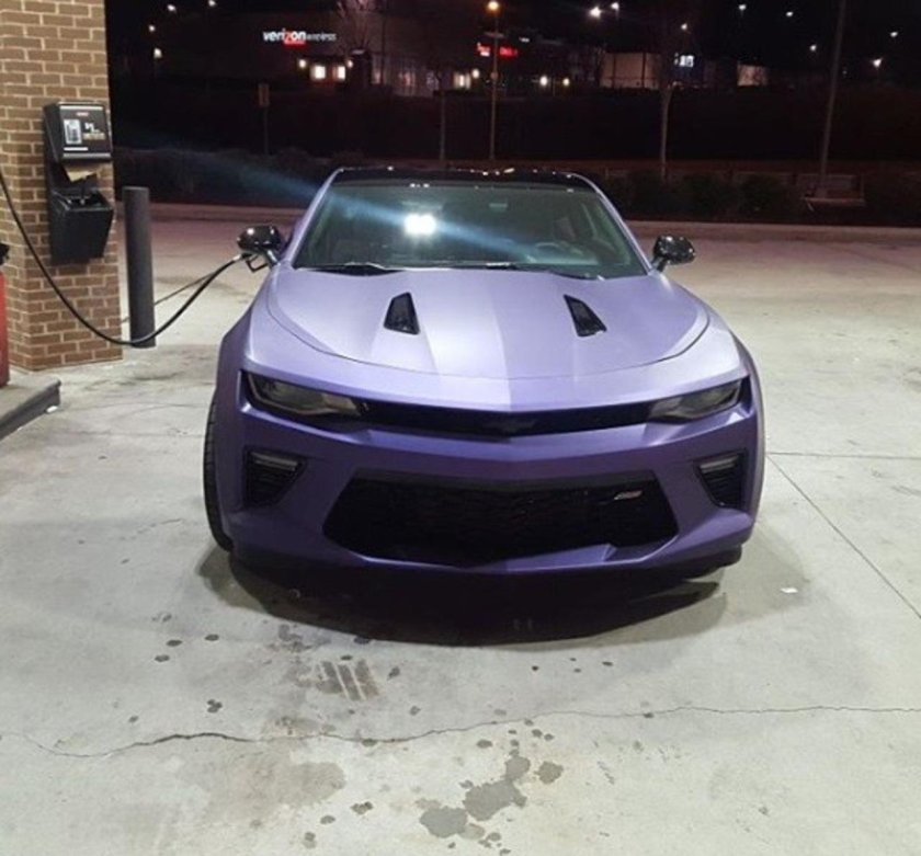 Шевроле Камаро фиолетовая