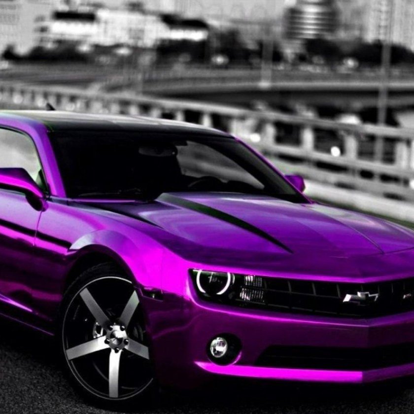 Chevrolet Camaro фиолетовая