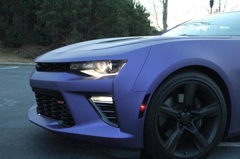 Шевроле Камаро фиолетовая