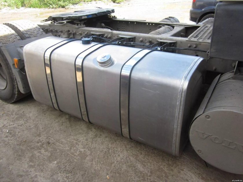 Бак топливный 180 литров Schmitz