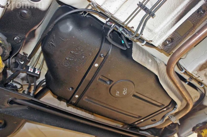 Топливный бак Лада Веста 1.6