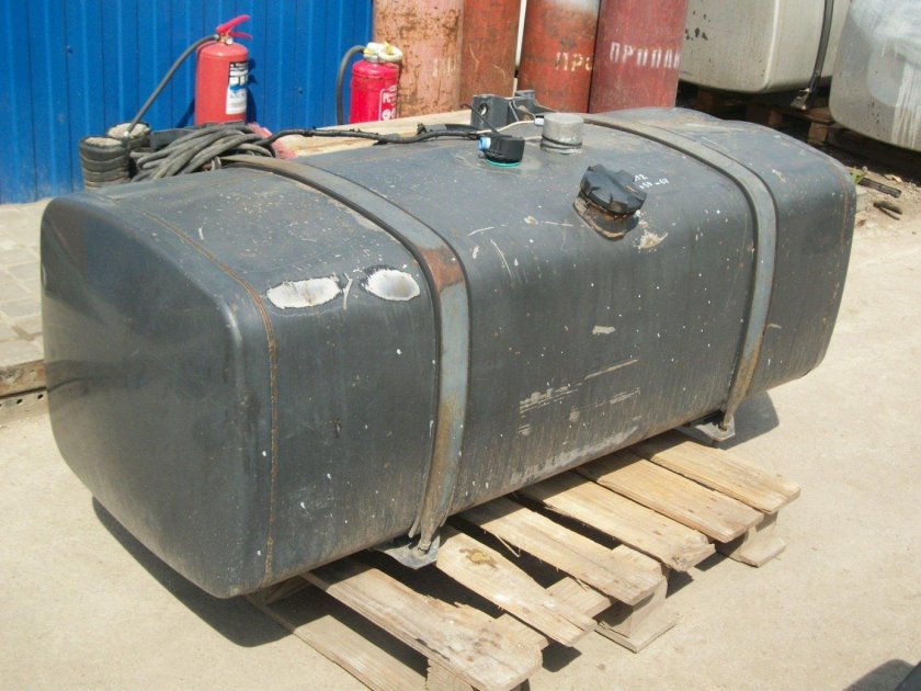 Топливный бак Cat 320d2