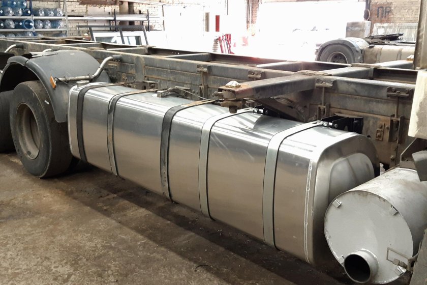 Алюминиевый бак топливный Volvo fh12