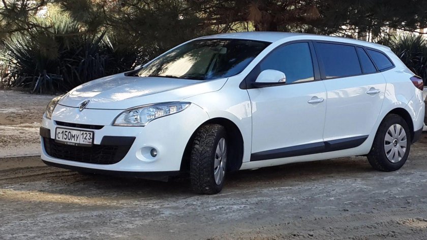 Рено Меган 3 универсал белый