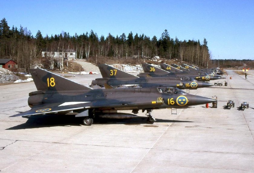 Saab j-35 "Draken", истребитель