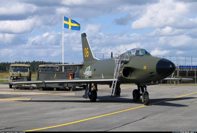 Saab j 32
