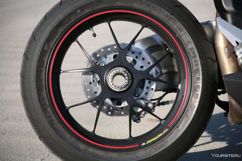 Колесо от мотоцикла