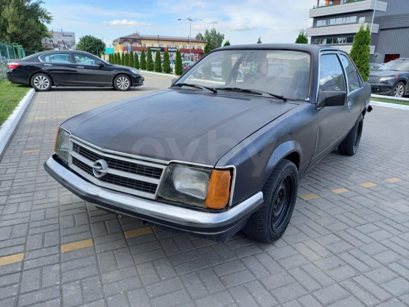 Opel commodore c