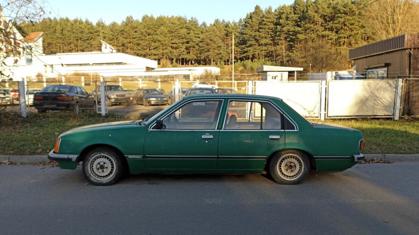 Opel rekord 1982