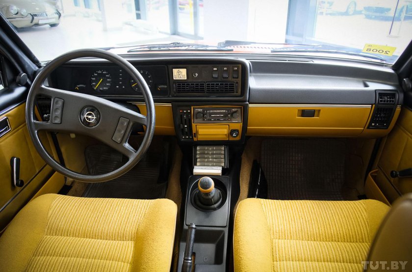 Опель рекорд салон