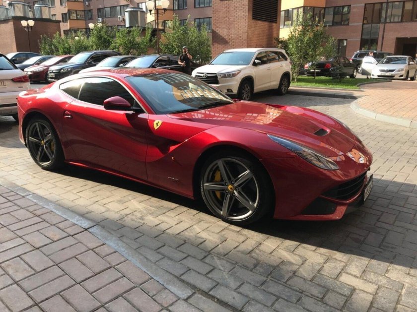 Феррари ferrari f 12 berlinetta