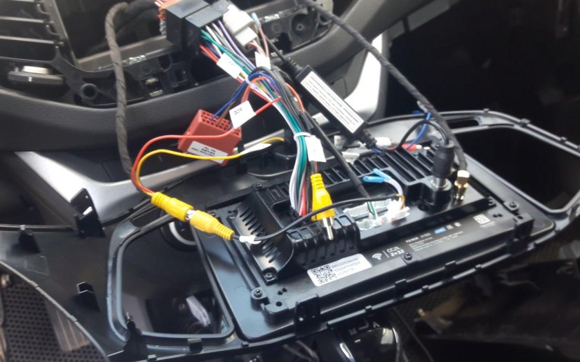 Магнитола Teyes для Лада Веста