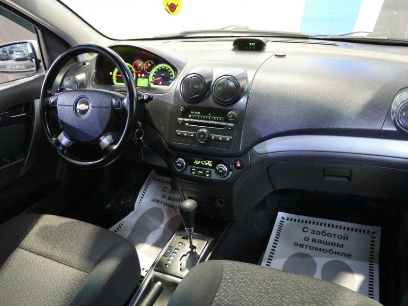 Chevrolet Aveo 2008 седан салон
