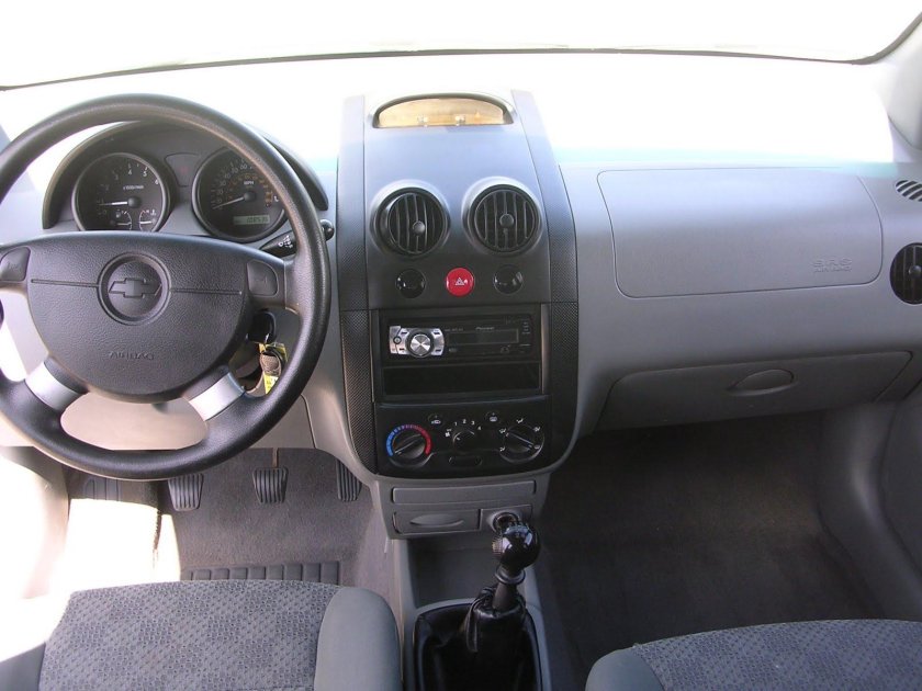 Chevrolet Aveo 2005 салон