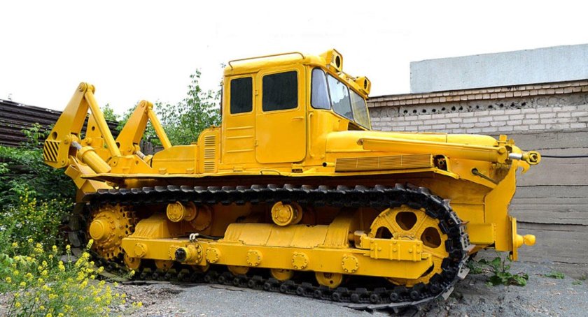 Трактор ЧТЗ ДЭТ 250