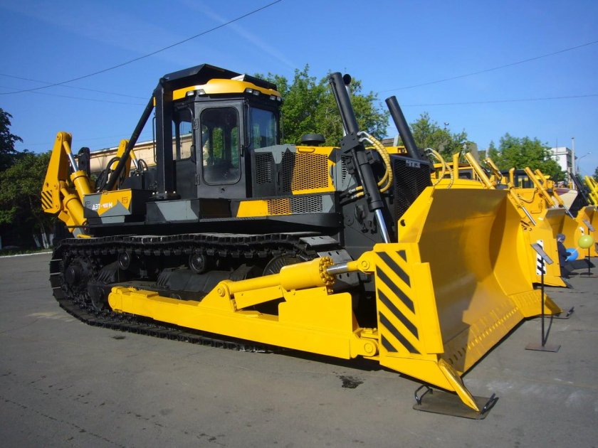 ЧТЗ бульдозер ДЭТ-400м