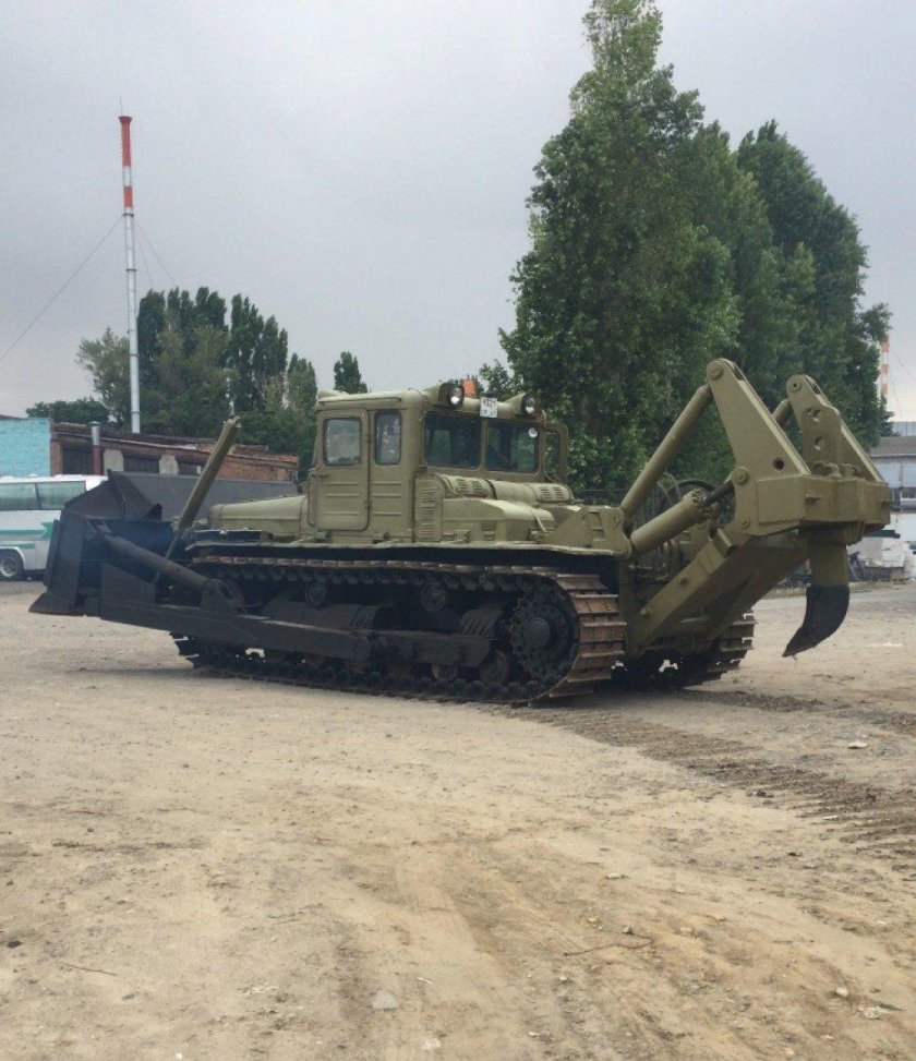 ДЭТ-250 трактор