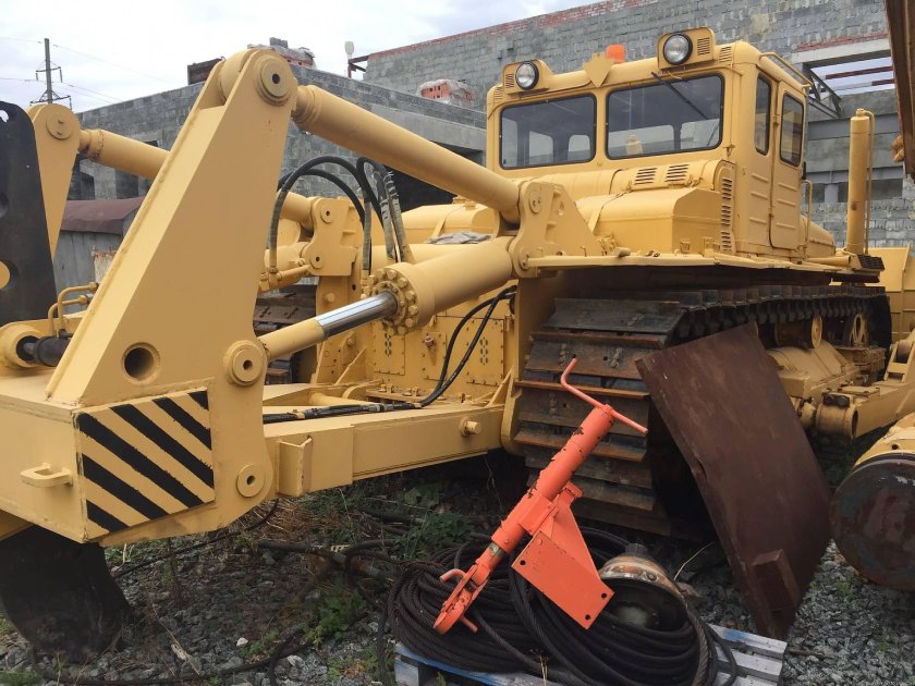 ДЭТ 250 бульдозер