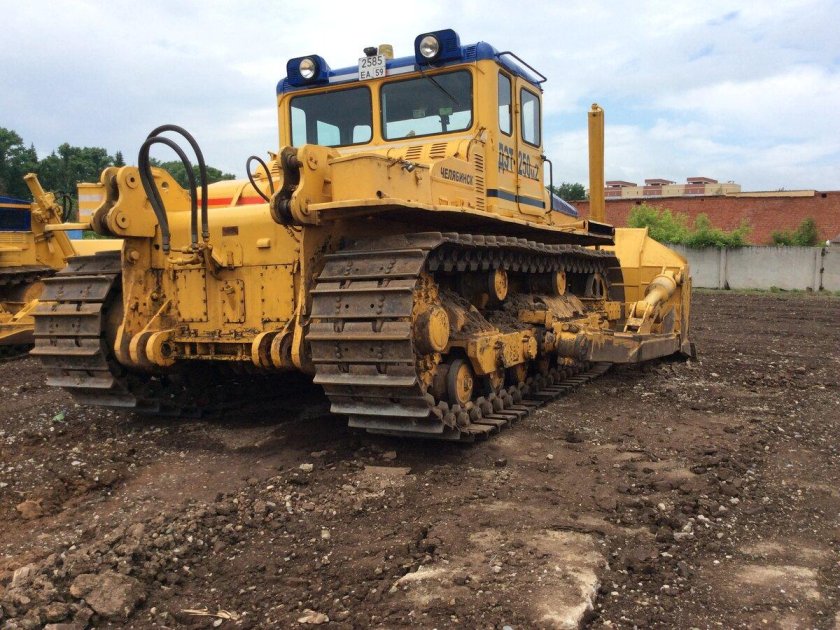 ДЭТ 250 бульдозер