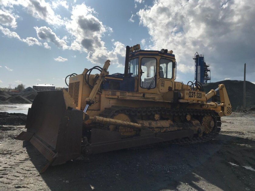 ЧТЗ бульдозер ДЭТ-400м