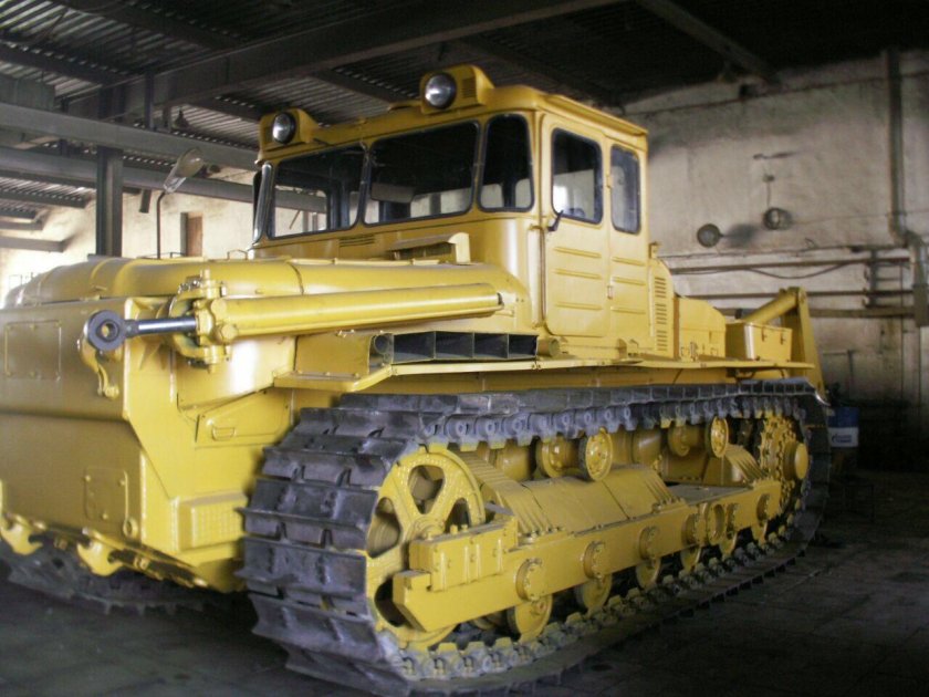 ДЭТ 250 бульдозер