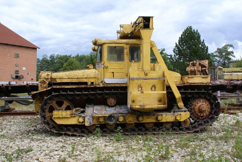 ДЭТ 250 бульдозер