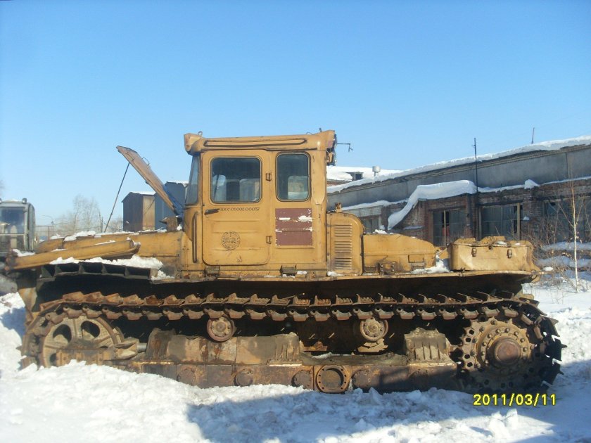 ДЭТ 250 бульдозер