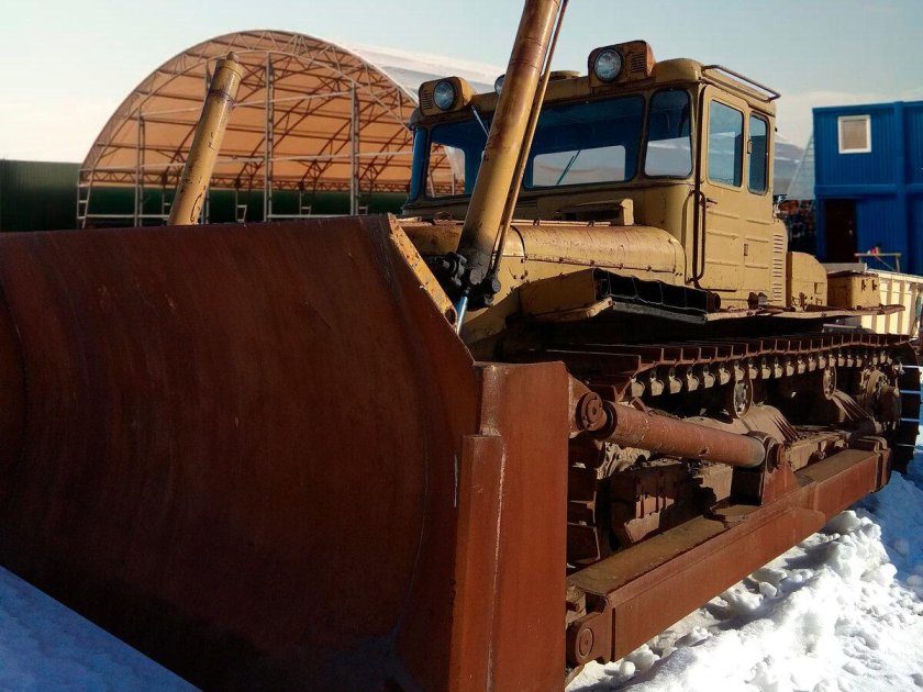 ДЭТ 250 бульдозер