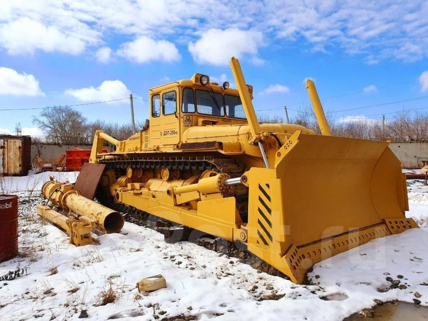 ДЭТ 250 бульдозер