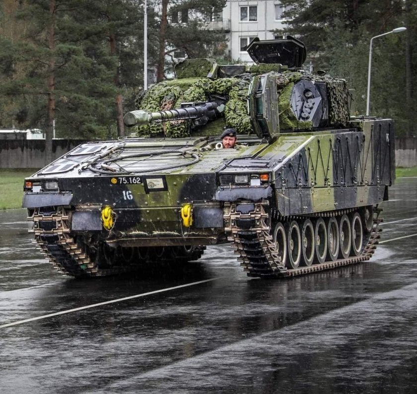 Шведская бмп cv 90