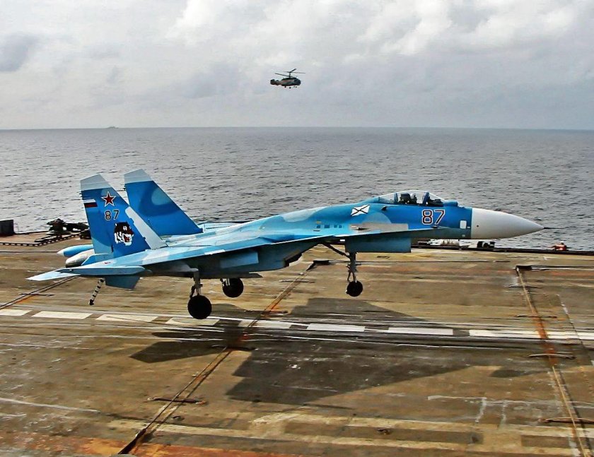 Су 33 палубный истребитель