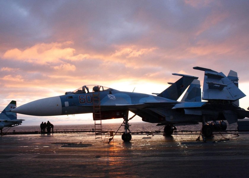 Су-33 палубный истребитель