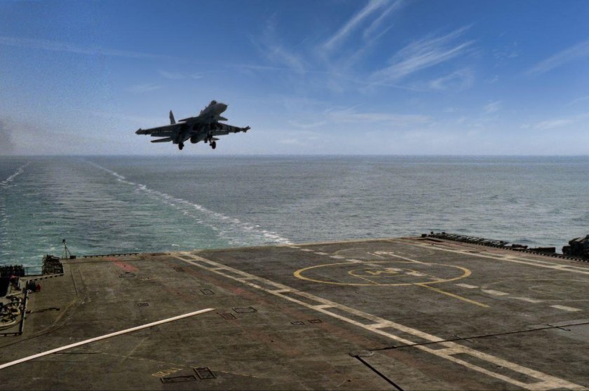 Самолет су-33 на авианосце кузнецов