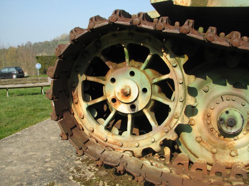 Диск от трактора гусеничного типа