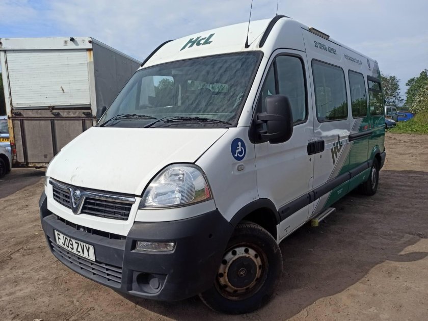 Опель Мовано 2002