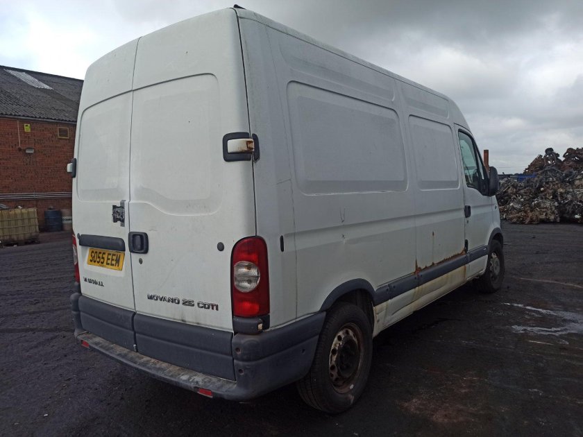 Opel Movano с 1998–2003 г.в белый фон