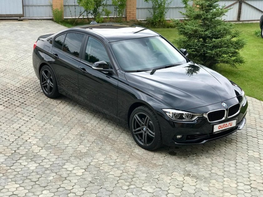 БМВ 3 2017 черный