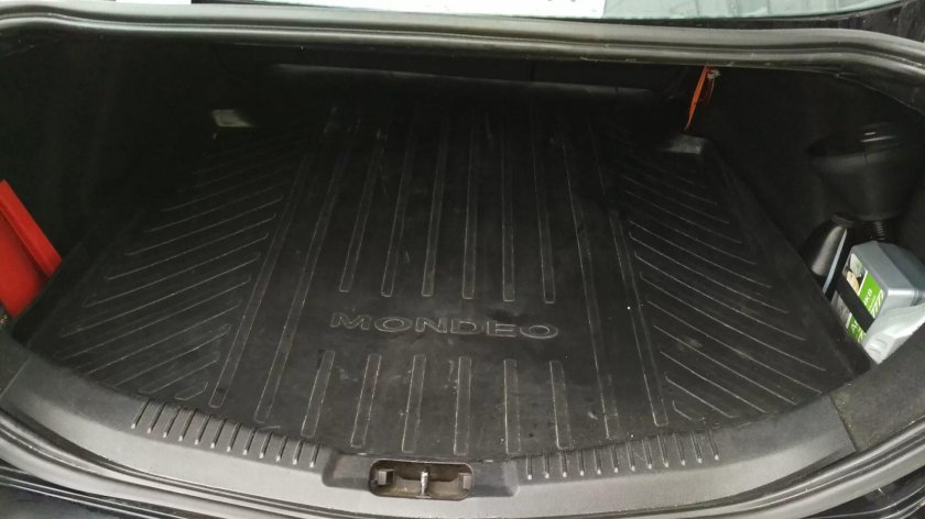 Коврик в багажник Форд Мондео 3