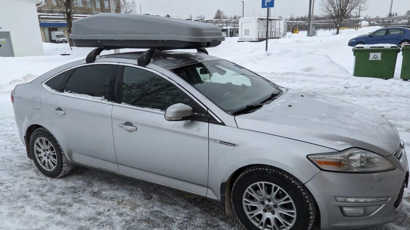 Форд Мондео 5 с боксом на крыше