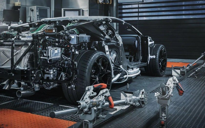 Бугатти Centodieci