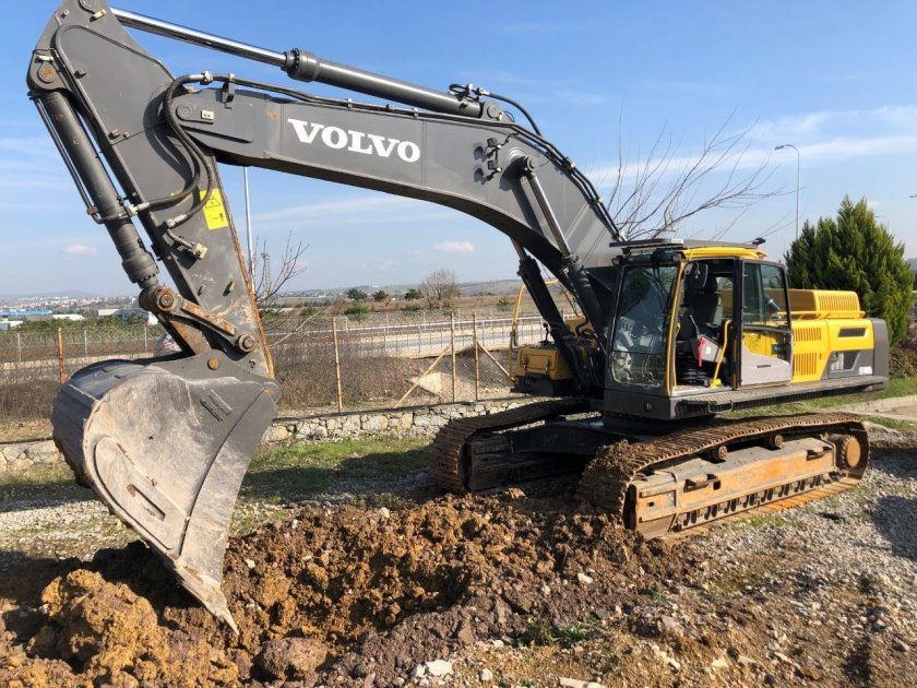 Экскаватор вольво