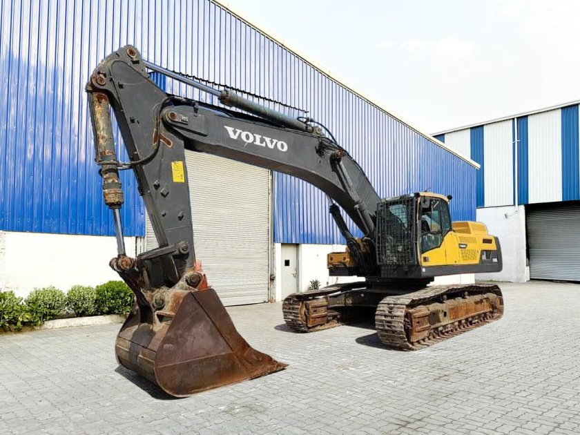 Экскаватор гусеничный volvo ec240blc
