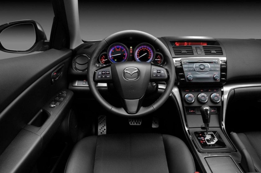 Мазда 6 седан салон